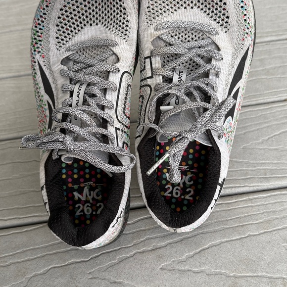 Altra Escalante NYC Marathon Special Edition - Picture 2 of 5